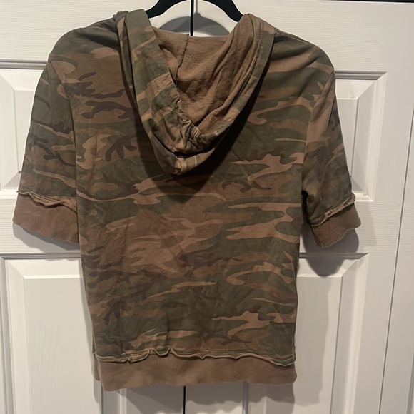 Camouflage print short sleeved sweatshirt - Picture 5 of 6